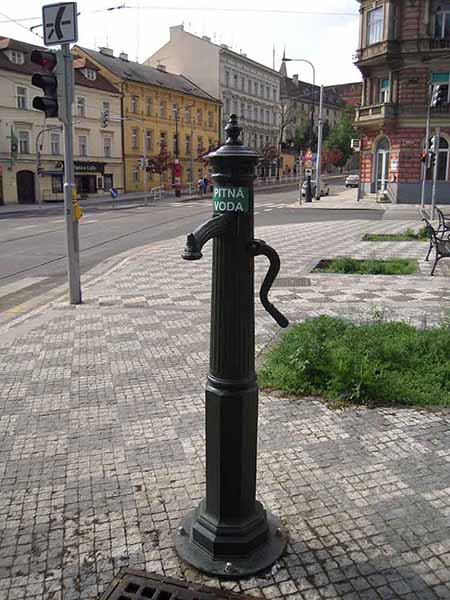 Прага. Колонка с питьевой водой
