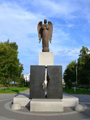 Памятник Нижнего Новгорода участникам катастрофы на чернобыльской АЭС