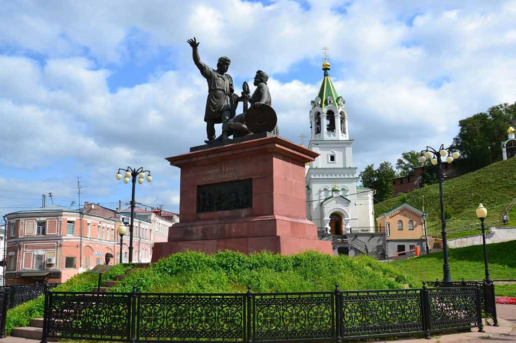 Памятники Нижнего Новгорода. Памятник Минину и Пожарскому в Нижнем Новгороде