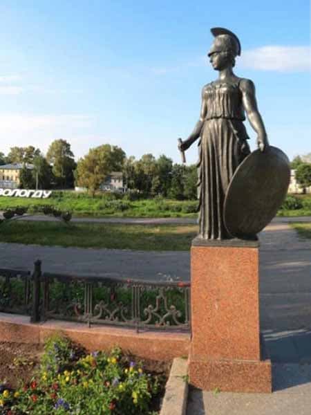 Скульптура Афина Паллада в Вологде