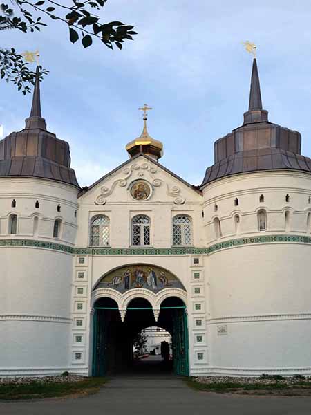 Свято-Введенский Толгский женский монастырь. Святые ворота