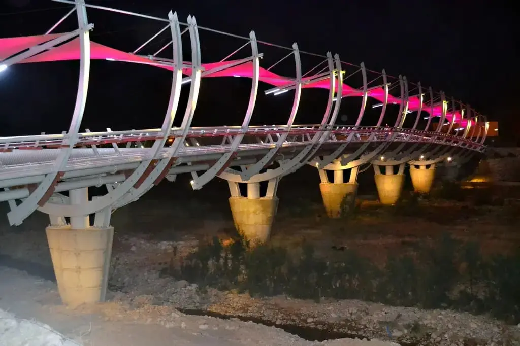 Пешеходный мост через русло речки Нахаль. Беэр-Шева