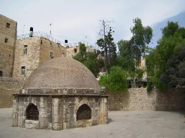 Иерусалим. Эфиопский монастырь Дейр ас-Султан на крыше Храма Гроба Господня