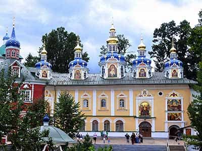 Успенская и Покровская церкви Псково-Печерского монастыря